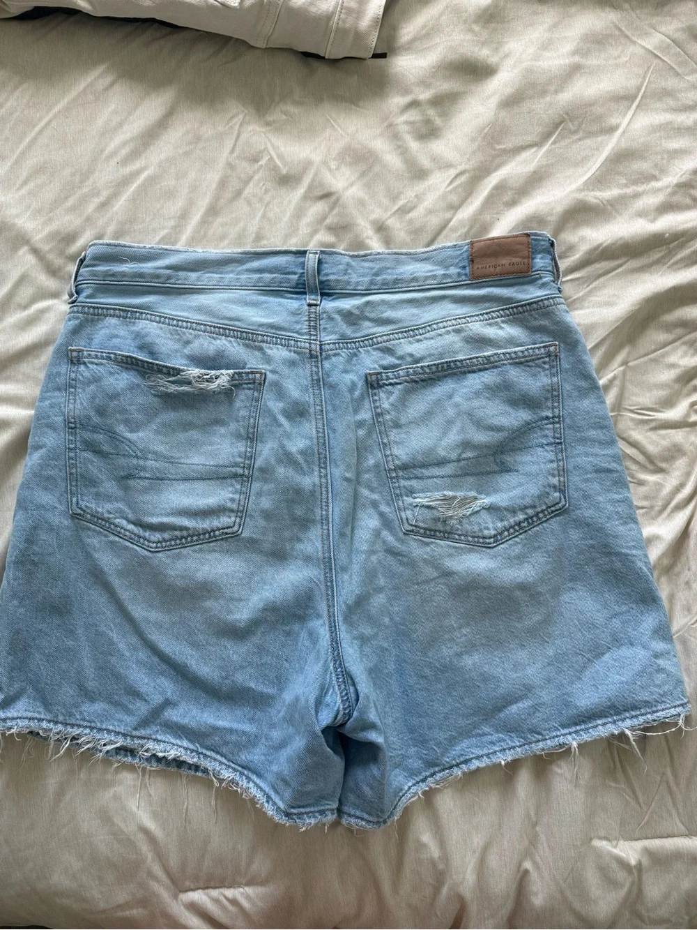 American Eagle Outfitters Light Wash Distressed Denim Shorts - Picture 2 of 2